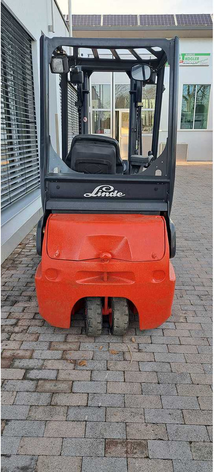 LINDE - E18C-02 - 2004 - FORKLIFT TRUCKS - Вилочный погрузчик: фото 4 LINDE - E18C-02 - 2004 - FORKLIFT TRUCKS - Вилочный погрузчик: фото 4