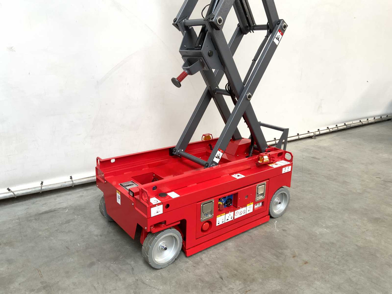 Подъёмник MANTALL XE-60 MINI - SCISSOR LIFT AERIAL PLATFORM 6.4M 2024: фото 13