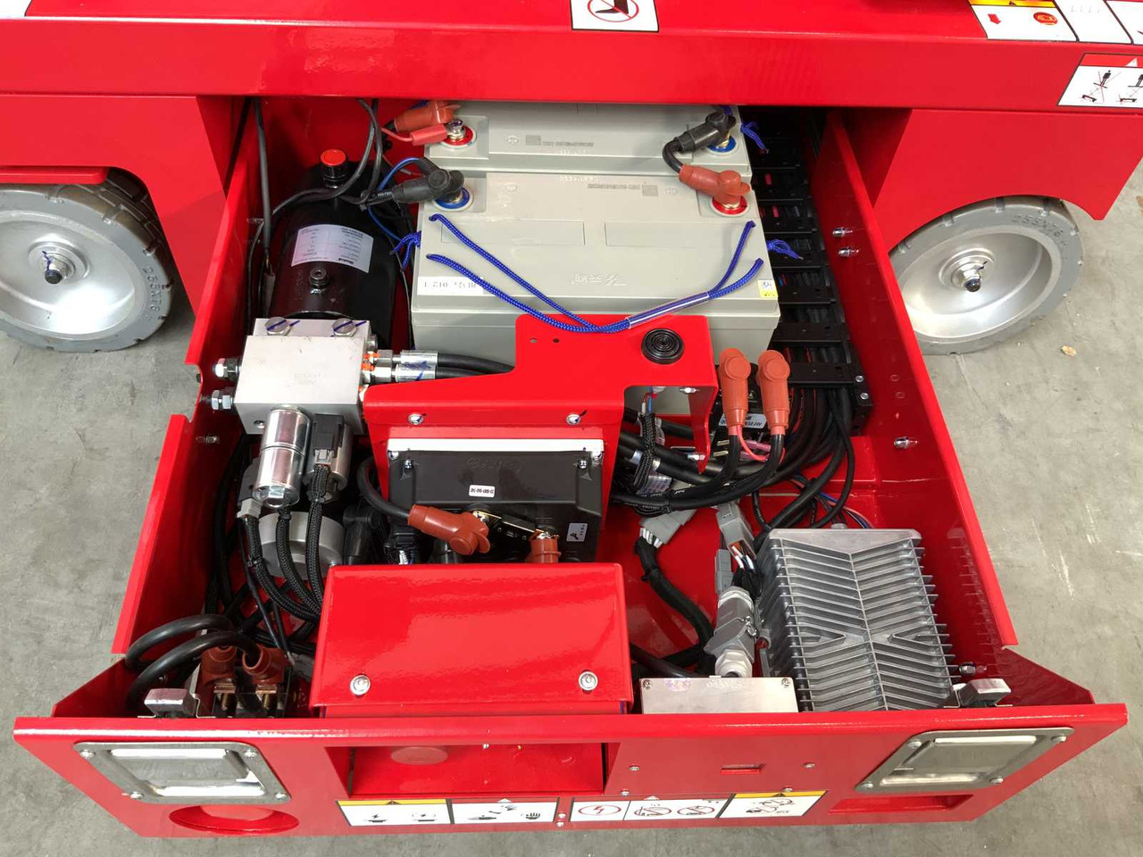 Подъёмник MANTALL XE-60 MINI - SCISSOR LIFT AERIAL PLATFORM 6.4M 2024: фото 25