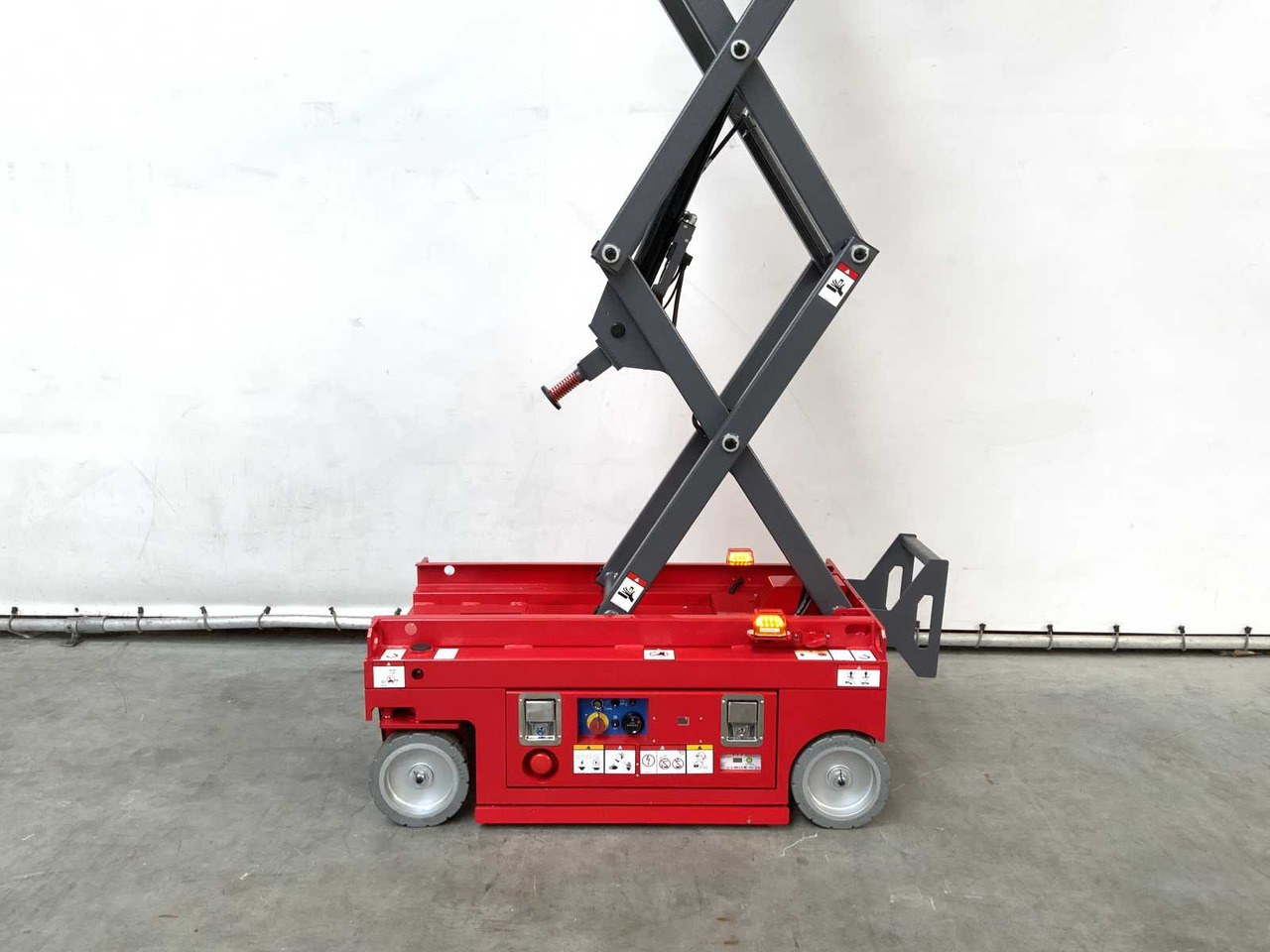 Подъёмник MANTALL XE-60 MINI - SCISSOR LIFT AERIAL PLATFORM 6.4M 2024: фото 12