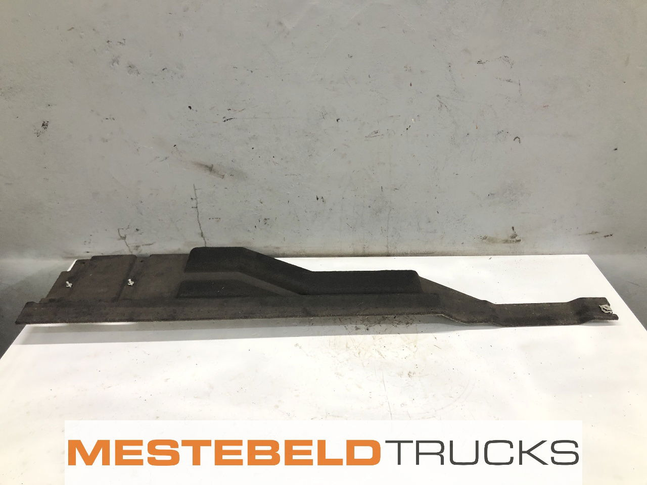 DAF Geluidsafschermkap links boven - Рама/ Шасси для Грузовиков: фото 1 DAF Geluidsafschermkap links boven - Рама/ Шасси для Грузовиков: фото 1