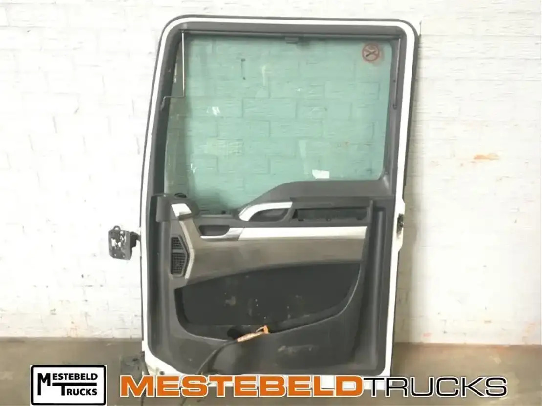 MAN Deur TGX rechts - Кабина и интерьер для Грузовиков: фото 2 MAN Deur TGX rechts - Кабина и интерьер для Грузовиков: фото 2