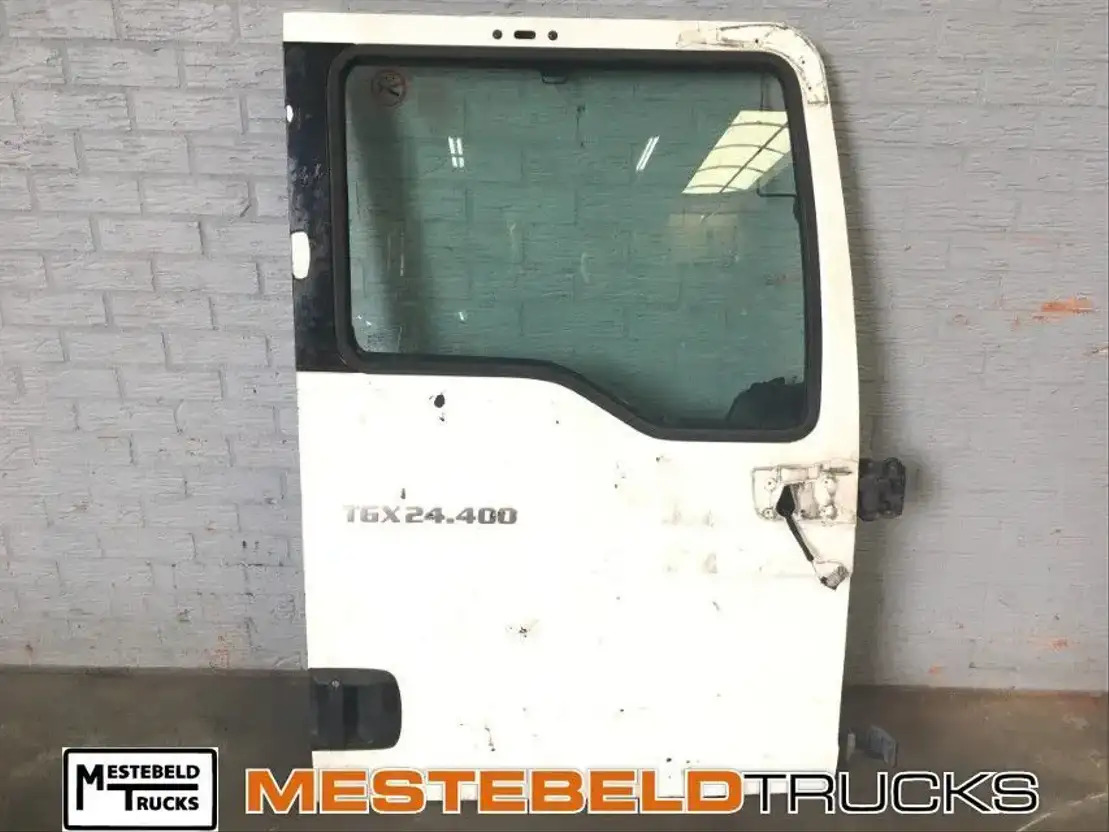 MAN Deur TGX rechts - Кабина и интерьер для Грузовиков: фото 1 MAN Deur TGX rechts - Кабина и интерьер для Грузовиков: фото 1
