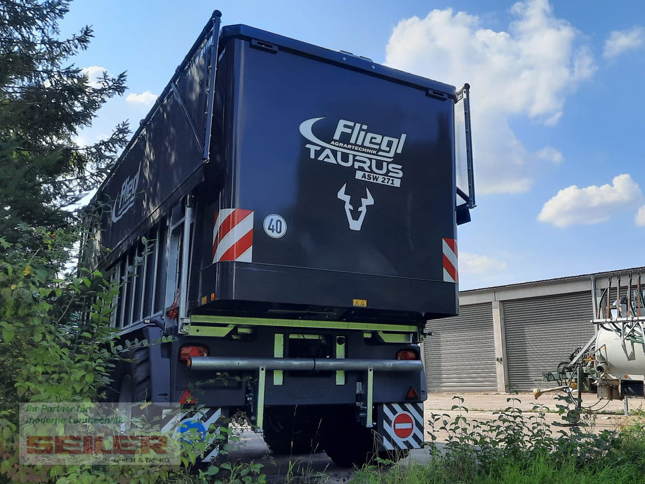 Fliegl ASW 271 TAURUS FOX 40m³ + Top Lift Light - Самозагружающийся прицеп: фото 4 Fliegl ASW 271 TAURUS FOX 40m³ + Top Lift Light - Самозагружающийся прицеп: фото 4