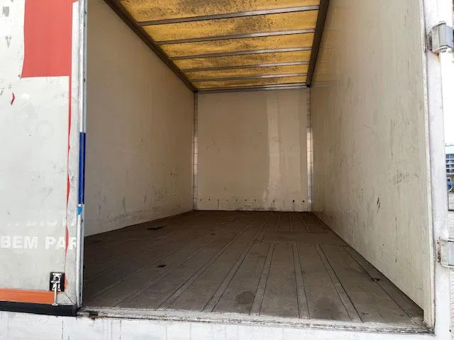 DAF XF 95.380 Euro 2 Manual-Gear - Грузовик с закрытым кузовом: фото 5 DAF XF 95.380 Euro 2 Manual-Gear - Грузовик с закрытым кузовом: фото 5