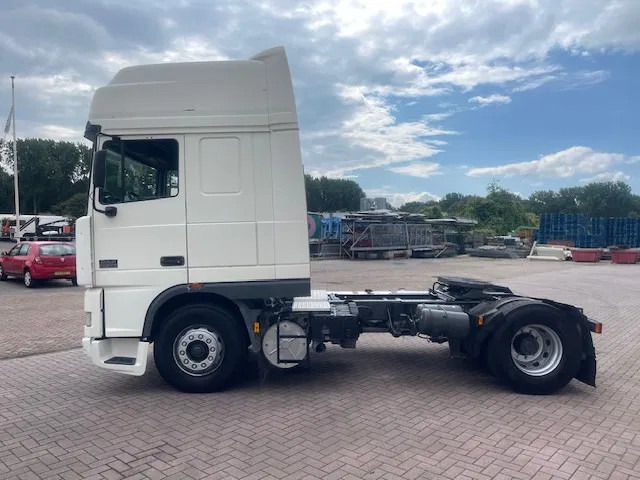 DAF XF 95.480 Euro 2 Manual-gear - Тягач: фото 4 DAF XF 95.480 Euro 2 Manual-gear - Тягач: фото 4