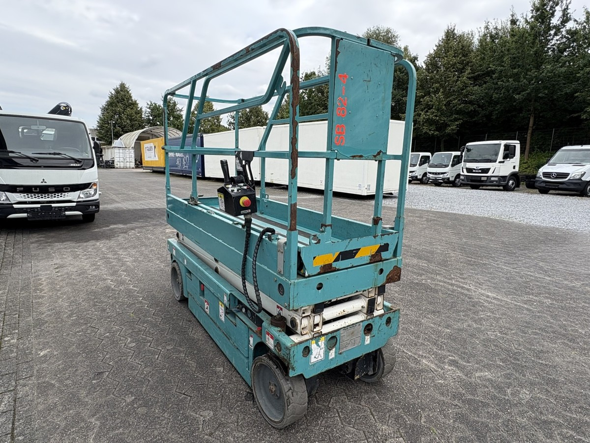 GENIE Haulotte Compact 8 baugleich GS 2032 sofort verf - Ножничный подъемник: фото 4 GENIE Haulotte Compact 8 baugleich GS 2032 sofort verf - Ножничный подъемник: фото 4