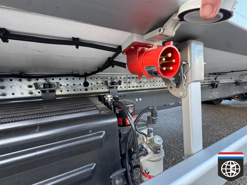 Новый Рефрижератор Renault D 320 wide Sleeper cab - DUO temp -30oC / ATP FRC - ThermoKing 1200 - Dhollandia: фото 19 Новый Рефрижератор Renault D 320 wide Sleeper cab - DUO temp -30oC / ATP FRC - ThermoKing 1200 - Dhollandia: фото 19