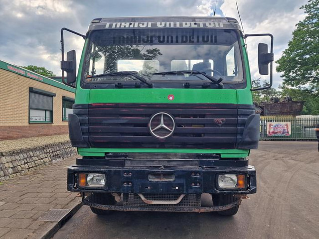 Mercedes-Benz 2527 B 6X4 - Автобетоносмеситель: фото 2 Mercedes-Benz 2527 B 6X4 - Автобетоносмеситель: фото 2