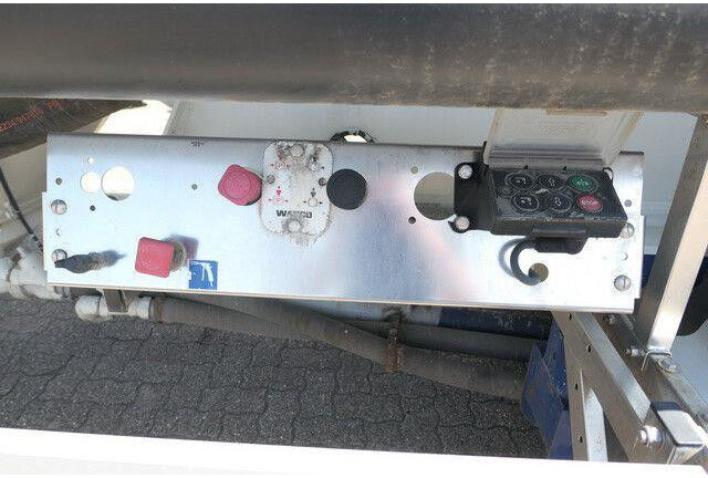 Полуприцеп-цистерна Для транспортировки цемента Feldbinder EUT 37.5, 1 Kammer, Luft-Lift, 27m³, SAF-Achsen: фото 10 Полуприцеп-цистерна Для транспортировки цемента Feldbinder EUT 37.5, 1 Kammer, Luft-Lift, 27m³, SAF-Achsen: фото 10