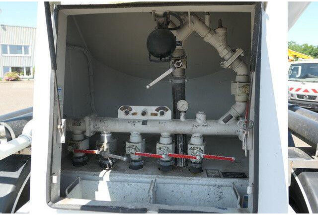 Полуприцеп-цистерна Для транспортировки цемента Feldbinder EUT 37.5, 1 Kammer, Luft-Lift, 27m³, SAF-Achsen: фото 6 Полуприцеп-цистерна Для транспортировки цемента Feldbinder EUT 37.5, 1 Kammer, Luft-Lift, 27m³, SAF-Achsen: фото 6