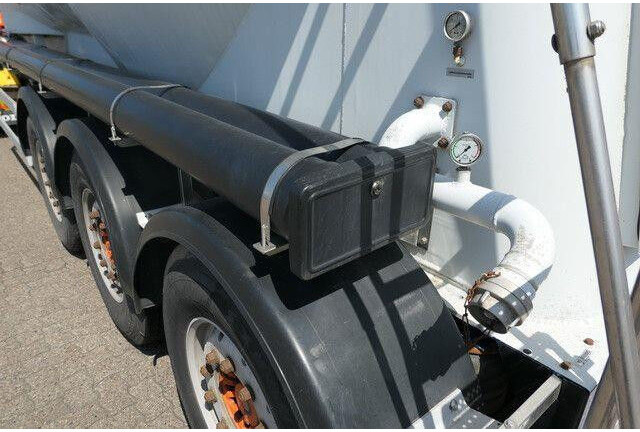 Полуприцеп-цистерна Для транспортировки цемента Feldbinder EUT 37.5, 1 Kammer, Luft-Lift, 27m³, SAF-Achsen: фото 13 Полуприцеп-цистерна Для транспортировки цемента Feldbinder EUT 37.5, 1 Kammer, Luft-Lift, 27m³, SAF-Achsen: фото 13