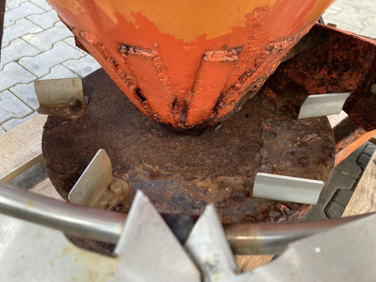 Amazone EK-S 260 - Разбрасыватель удобрений: фото 4 Amazone EK-S 260 - Разбрасыватель удобрений: фото 4