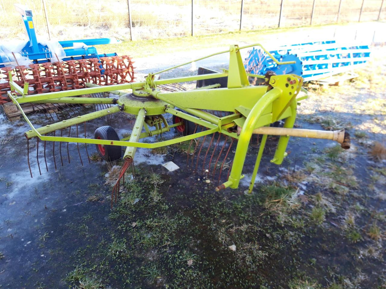 CLAAS WS 320 S - Сеноворошилка: фото 1 CLAAS WS 320 S - Сеноворошилка: фото 1