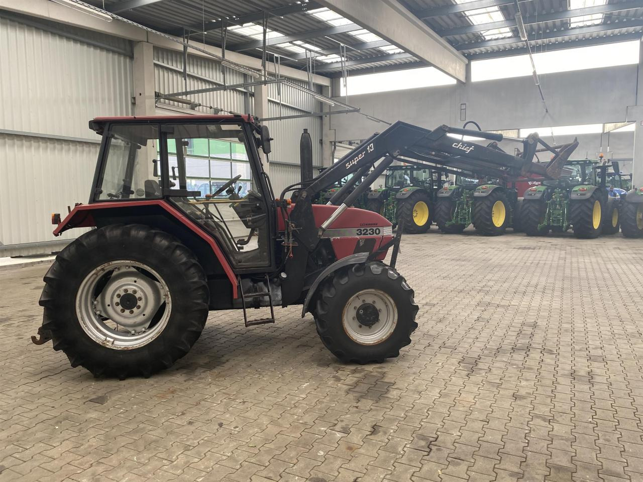 Case-IH 3230 - Трактор: фото 3 Case-IH 3230 - Трактор: фото 3