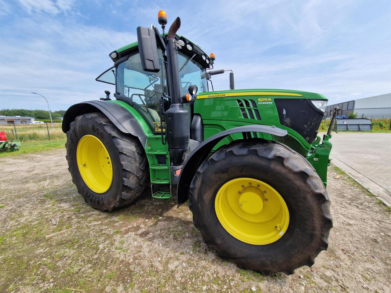 John Deere 6215R - Трактор: фото 2 John Deere 6215R - Трактор: фото 2