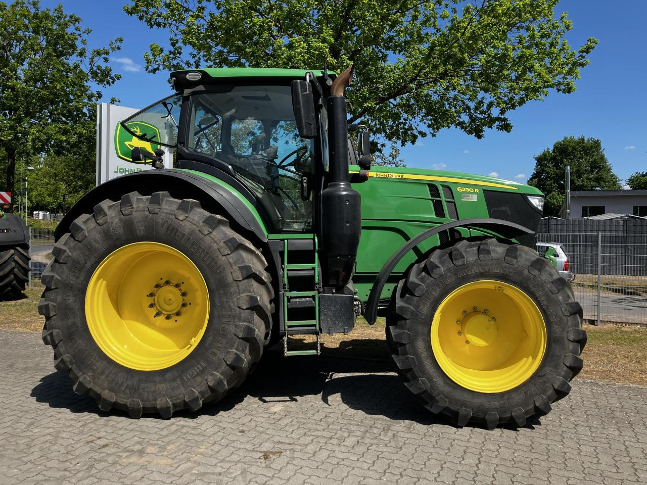 John Deere 6230R - Трактор: фото 2 John Deere 6230R - Трактор: фото 2