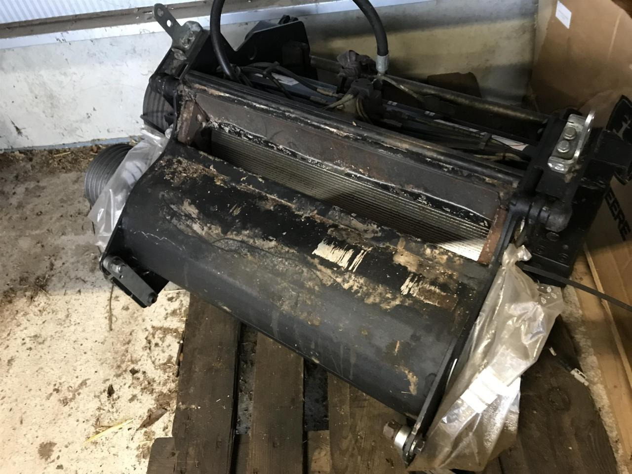 Кормоуборочный комбайн John Deere 8600: фото 9