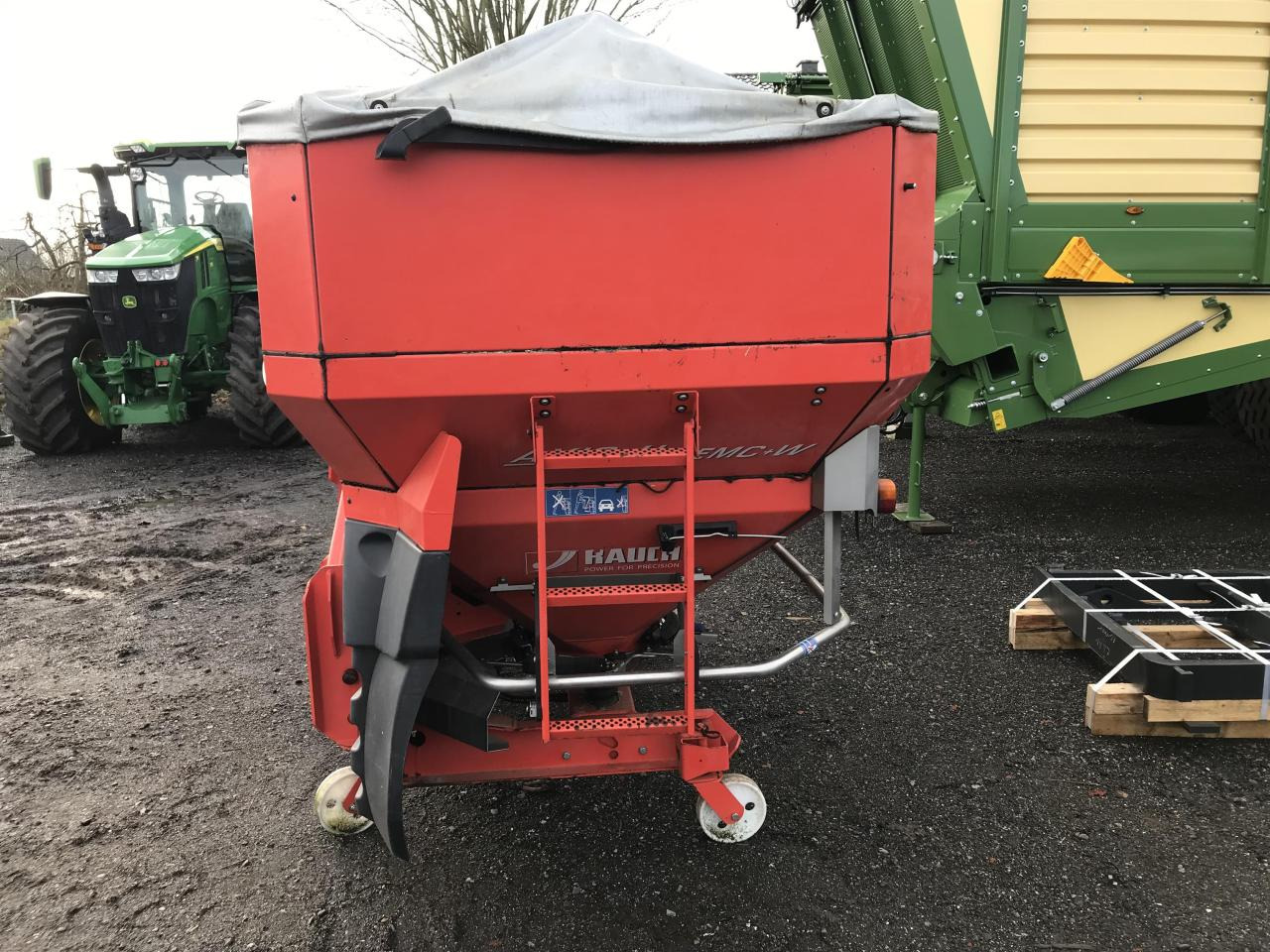 Rauch Axis-H50.1 EMC+W - Разбрасыватель удобрений: фото 4 Rauch Axis-H50.1 EMC+W - Разбрасыватель удобрений: фото 4
