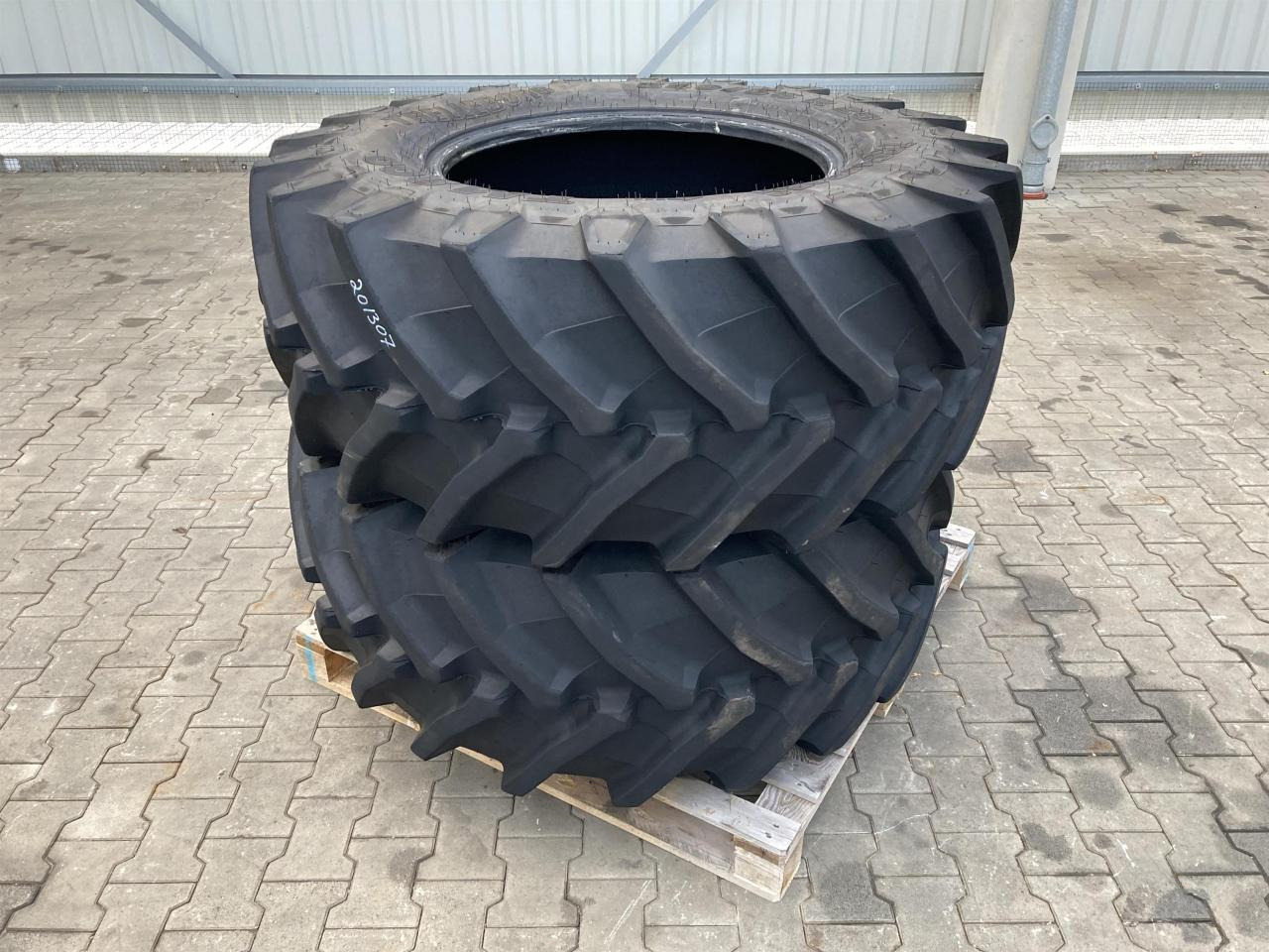 Trelleborg 540/65R28 - Шина для Сельскохозяйственной техники: фото 1 Trelleborg 540/65R28 - Шина для Сельскохозяйственной техники: фото 1