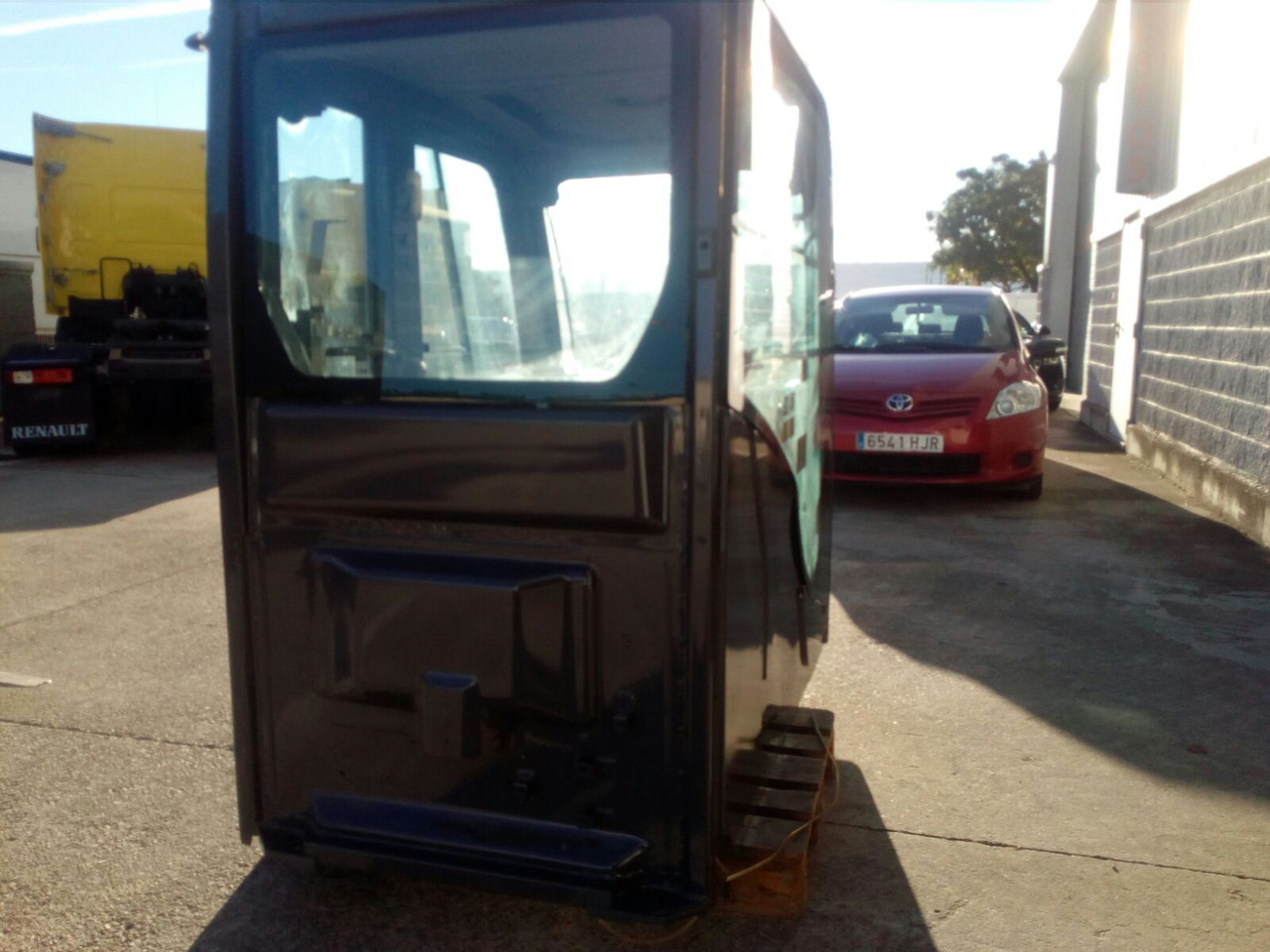 Cab ROPS HITACHI ZX270-3 ZX280-3 4665065 - Кабина для Строительной техники: фото 3 Cab ROPS HITACHI ZX270-3 ZX280-3 4665065 - Кабина для Строительной техники: фото 3