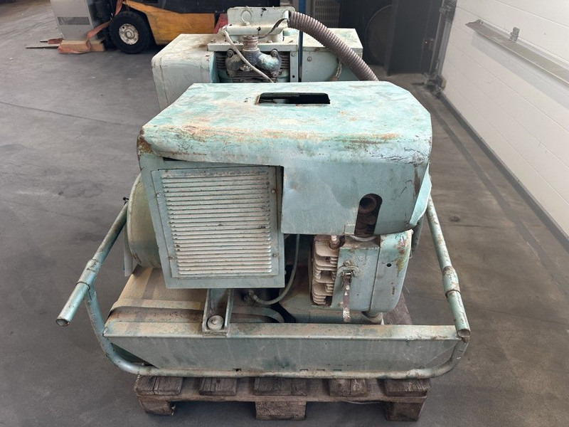 GENERATOR Onan Portaweld 200 Las generator Welding generator 200 Amp Benzine Petrol - Электрогенератор: фото 1 GENERATOR Onan Portaweld 200 Las generator Welding generator 200 Amp Benzine Petrol - Электрогенератор: фото 1