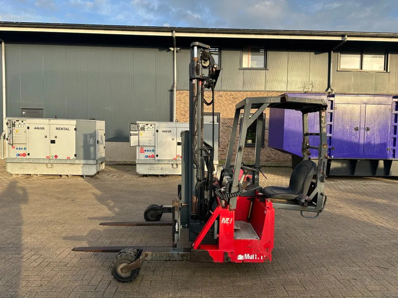 Moffett M4 20.1 Kubota Diesel Kooiaap 2 ton Sideshift Positioner Meeneemheftruck - Мобильный вилочный погрузчик: фото 1 Moffett M4 20.1 Kubota Diesel Kooiaap 2 ton Sideshift Positioner Meeneemheftruck - Мобильный вилочный погрузчик: фото 1