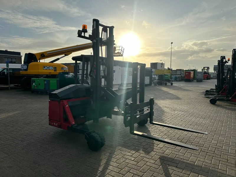 Moffett M4 20.1 Kubota Diesel Kooiaap 2 ton Sideshift Positioner Meeneemheftruck - Мобильный вилочный погрузчик: фото 2 Moffett M4 20.1 Kubota Diesel Kooiaap 2 ton Sideshift Positioner Meeneemheftruck - Мобильный вилочный погрузчик: фото 2