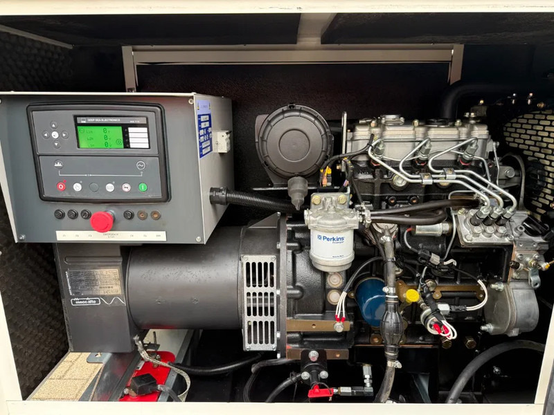 Perkins 403A-15 Mecc Alte Spa 17 kVA Silent generatorset as New ! 250 hours ! - Электрогенератор: фото 2 Perkins 403A-15 Mecc Alte Spa 17 kVA Silent generatorset as New ! 250 hours ! - Электрогенератор: фото 2