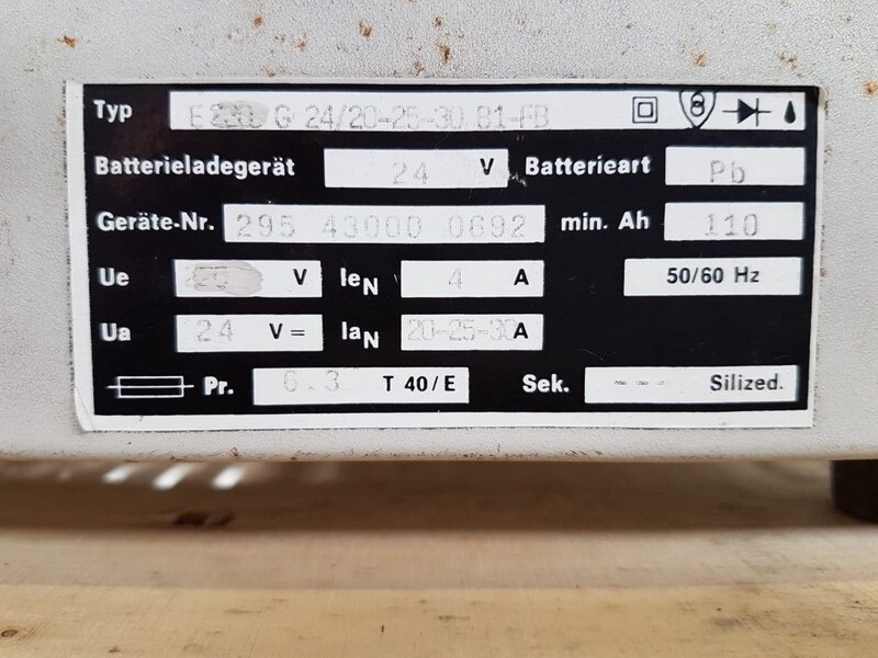 Acculader 24 Volt Acculader 230 Volt Battery Charger - Инструмент/ Оборудование: фото 3 Acculader 24 Volt Acculader 230 Volt Battery Charger - Инструмент/ Оборудование: фото 3