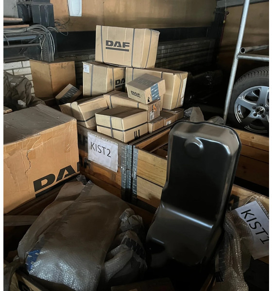 DAF diverse NOS oude voorraad nieuwe delen - Прокладка двигателя для Грузовиков: фото 1 DAF diverse NOS oude voorraad nieuwe delen - Прокладка двигателя для Грузовиков: фото 1