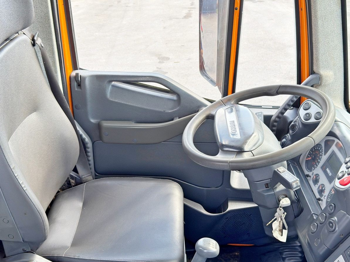 Автоманипулятор, Самосвал Iveco EUROCARGO 120E18 * HMF 403 K1 * TOPZUSTAND: фото 12 Автоманипулятор, Самосвал Iveco EUROCARGO 120E18 * HMF 403 K1 * TOPZUSTAND: фото 12