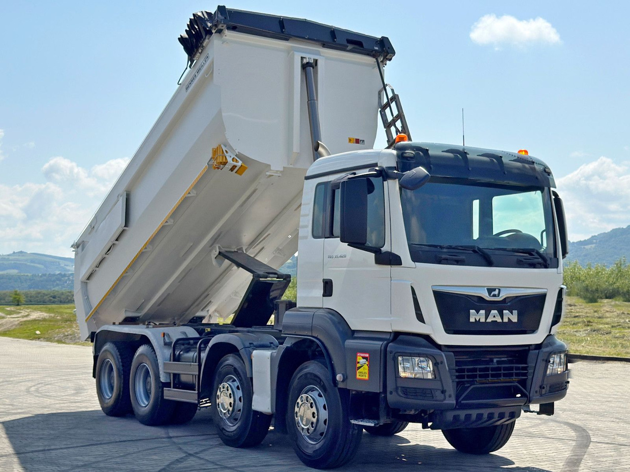 MAN TGS 35.420 KIPPER * 8x4 * TOPZUSTAND - Самосвал: фото 4 MAN TGS 35.420 KIPPER * 8x4 * TOPZUSTAND - Самосвал: фото 4