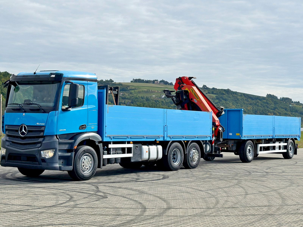 Mercedes-Benz ANTOS 2545*PK 26002-EHE+JIB PJ060A+Anhänger/FUNK - Автоманипулятор: фото 4 Mercedes-Benz ANTOS 2545*PK 26002-EHE+JIB PJ060A+Anhänger/FUNK - Автоманипулятор: фото 4