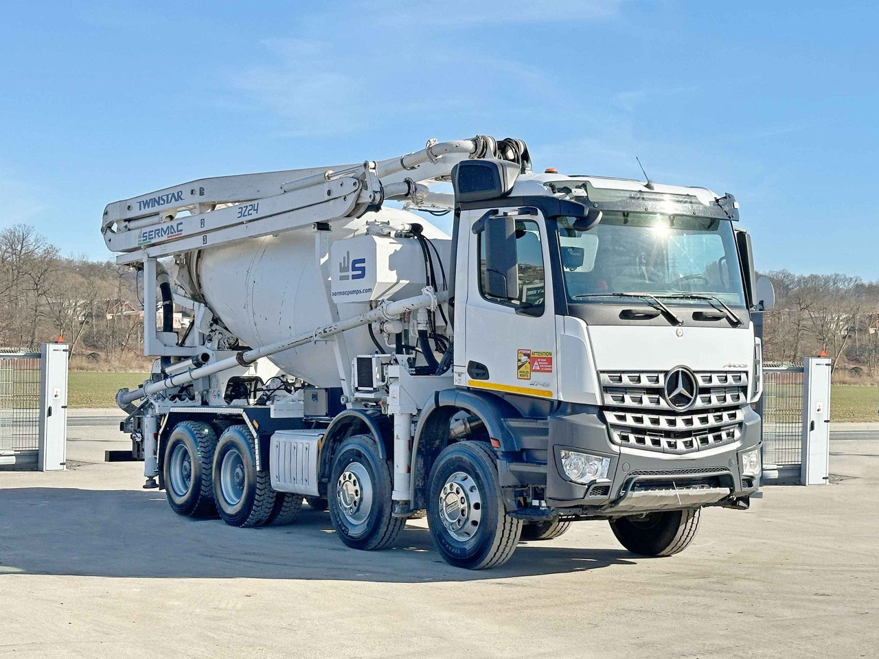 Mercedes-Benz AROCS 3743 * Betonpumpe + FUNK * 8x4 * TOP - Автобетононасос-смеситель: фото 1 Mercedes-Benz AROCS 3743 * Betonpumpe + FUNK * 8x4 * TOP - Автобетононасос-смеситель: фото 1