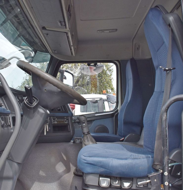 Фото интерьера 1: Самосвал, Автоманипулятор Volvo FM 380 Kipper 6,20 m * PK 12000 * FUNK*6x4 Volvo FM 380 Kipper 6,20 m * PK 12000 * FUNK*6x4