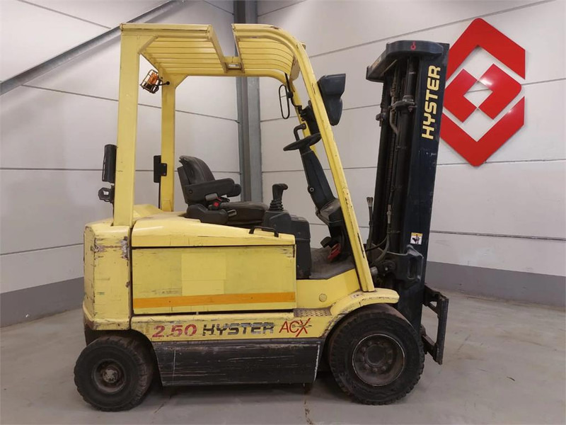Hyster J2.50XM-717 - Электропогрузчик: фото 1 Hyster J2.50XM-717 - Электропогрузчик: фото 1