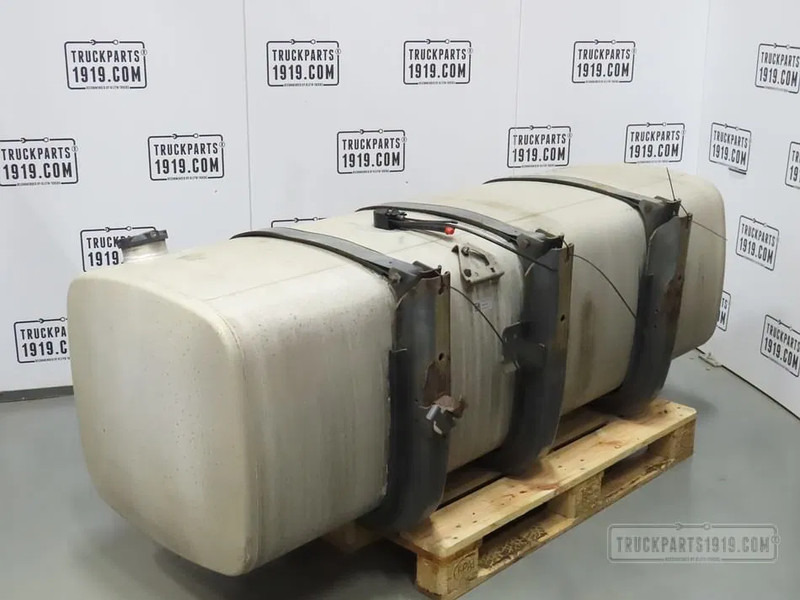 DAF 1673119 Brandstoftank + steunen 750L - Топливный бак для Грузовиков: фото 2 DAF 1673119 Brandstoftank + steunen 750L - Топливный бак для Грузовиков: фото 2
