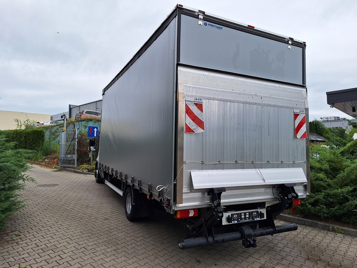 Iveco Daily 70C18A8 Backsleeper BÄR - Тентованный фургон: фото 2 Iveco Daily 70C18A8 Backsleeper BÄR - Тентованный фургон: фото 2