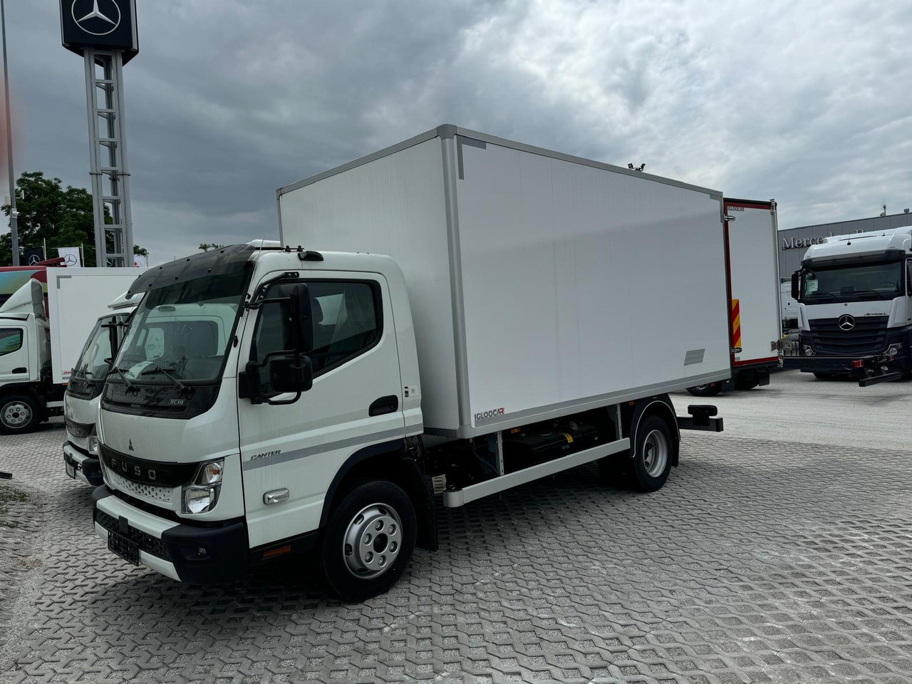 Mitsubishi Canter FUSO 70C18 Isotherm Koffer - Изотермический грузовик: фото 2 Mitsubishi Canter FUSO 70C18 Isotherm Koffer - Изотермический грузовик: фото 2