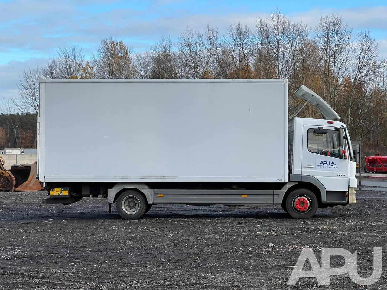 Mercedes-Benz ATEGO 818 winda - Грузовик с закрытым кузовом: фото 4 Mercedes-Benz ATEGO 818 winda - Грузовик с закрытым кузовом: фото 4