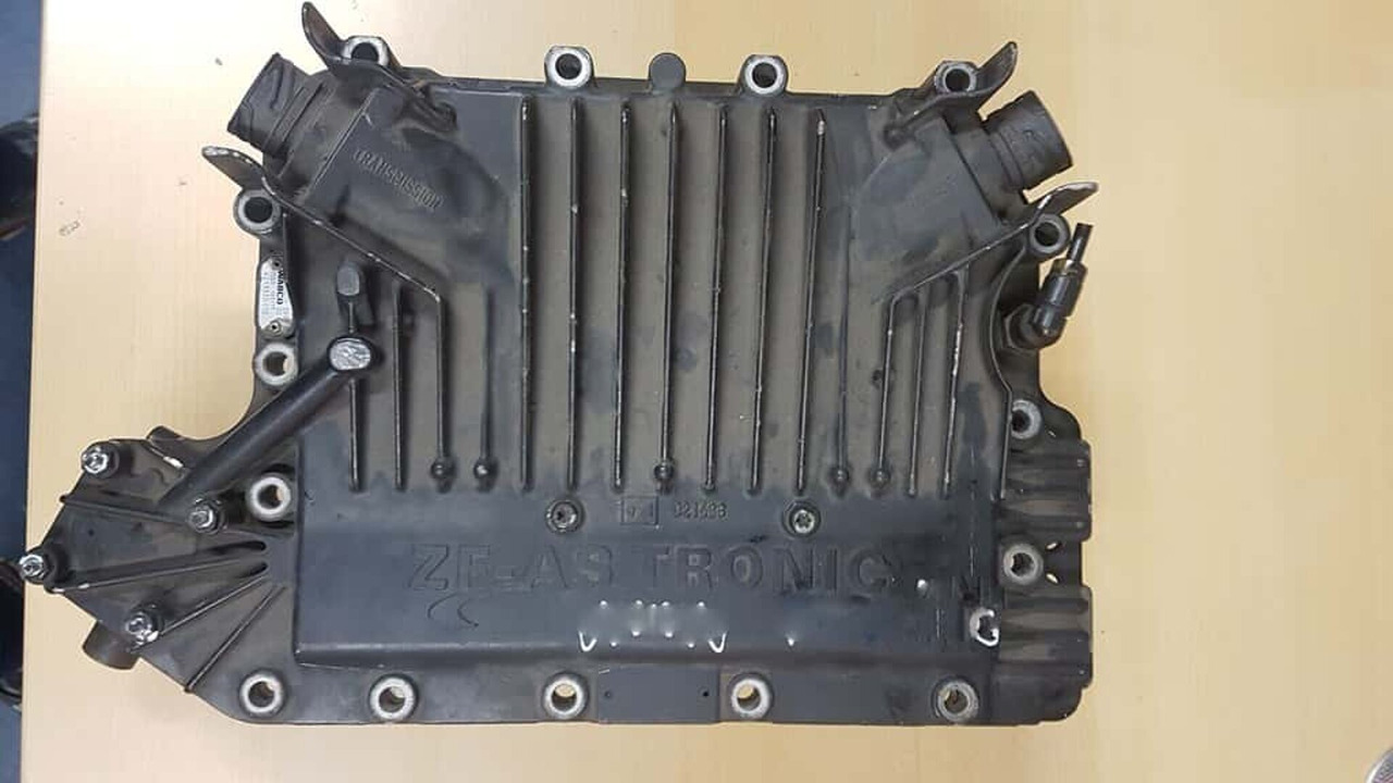 MAN TGA D20 ASTRONIC ZF 12AS2301 1T Schakeldeksel 6009274069 - Приборная панель для Грузовиков: фото 1 MAN TGA D20 ASTRONIC ZF 12AS2301 1T Schakeldeksel 6009274069 - Приборная панель для Грузовиков: фото 1