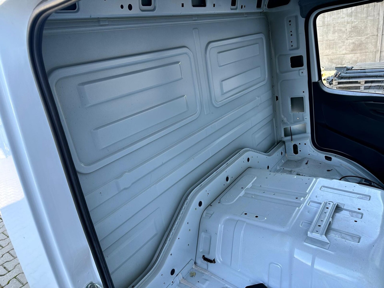 MB ATEGO CABINE EURO 6 TUNEL VOOR 6 CYL.MOTOR ALLEEN FRAME 000074B - Кабина для Грузовиков: фото 5 MB ATEGO CABINE EURO 6 TUNEL VOOR 6 CYL.MOTOR ALLEEN FRAME 000074B - Кабина для Грузовиков: фото 5