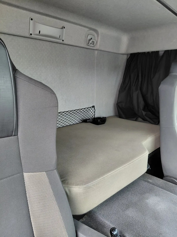 Грузовик с закрытым кузовом 2019 Renault D18 Wide 4×2 18 Tonne: фото 9 Грузовик с закрытым кузовом 2019 Renault D18 Wide 4×2 18 Tonne: фото 9