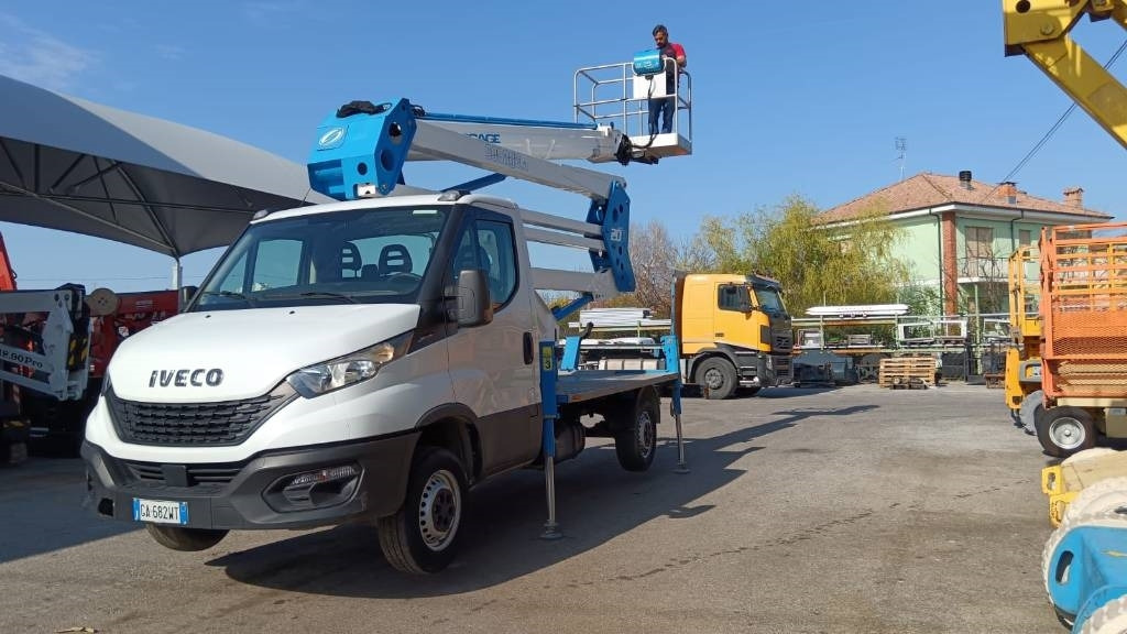 Грузовик с подъемником Socage 20d: фото 12