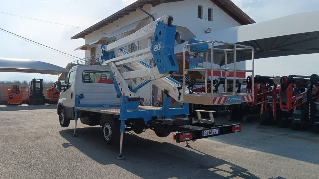 Socage 20d - Грузовик с подъемником: фото 4 Socage 20d - Грузовик с подъемником: фото 4