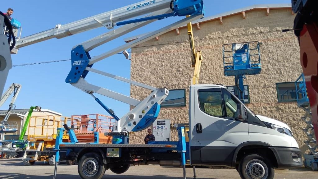 Грузовик с подъемником Socage 20d: фото 11