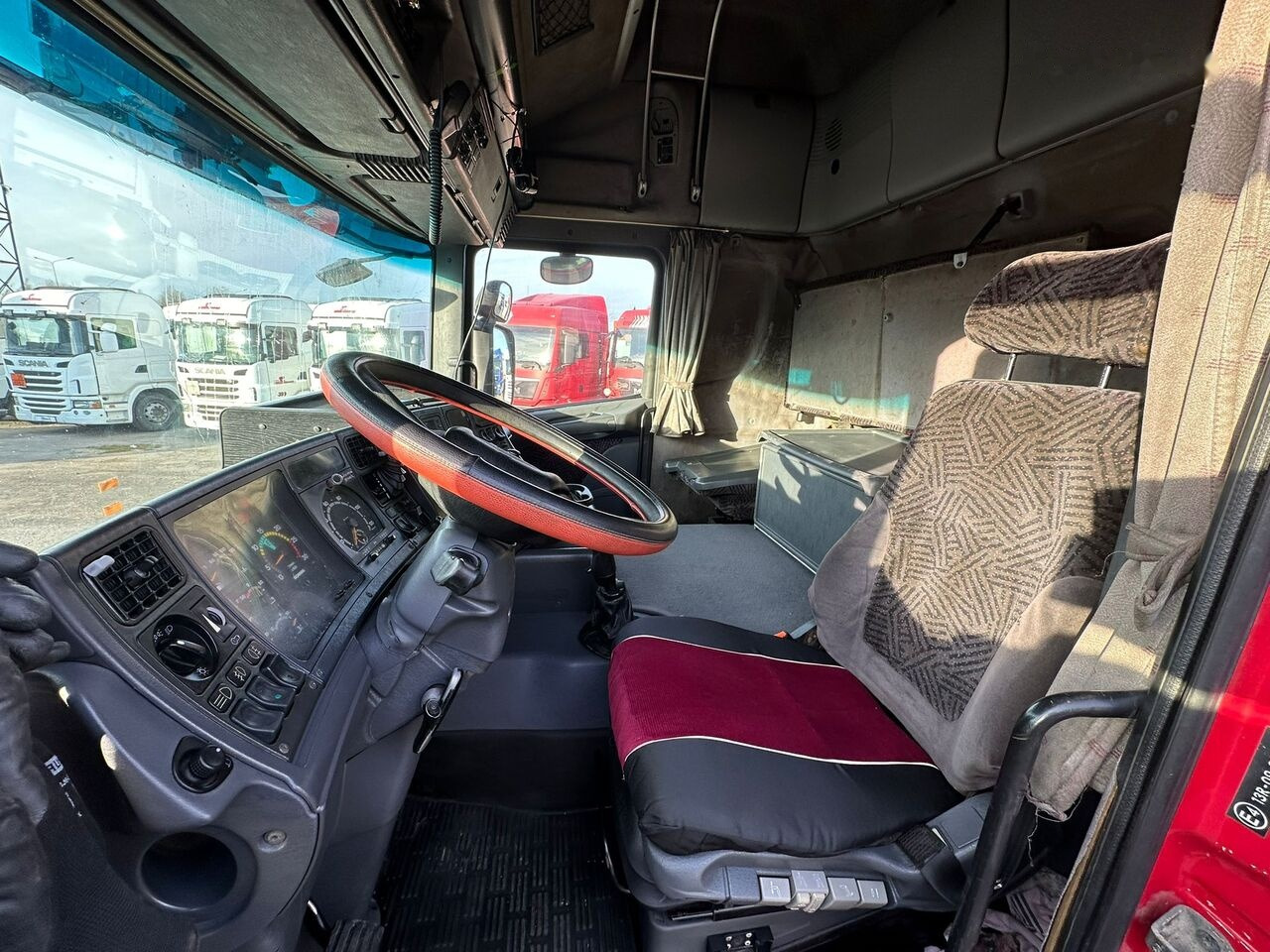 Тягач Scania R124: фото 8