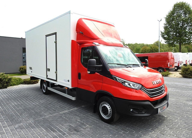 Iveco DAILY 35S18 NOWY KONTENER 10 PALET TEMPOMAT NAWIGACJA KLIMATYZAC - Фургон с закрытым кузовом: фото 4 Iveco DAILY 35S18 NOWY KONTENER 10 PALET TEMPOMAT NAWIGACJA KLIMATYZAC - Фургон с закрытым кузовом: фото 4