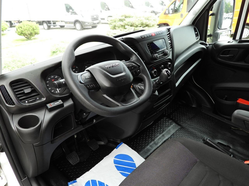 Iveco DAILY 35S18 PLANDEKA WINDA 10 PALET WEBASTO TEMPOMAT PNEUMATYKA - Тентованный фургон: фото 2 Iveco DAILY 35S18 PLANDEKA WINDA 10 PALET WEBASTO TEMPOMAT PNEUMATYKA - Тентованный фургон: фото 2